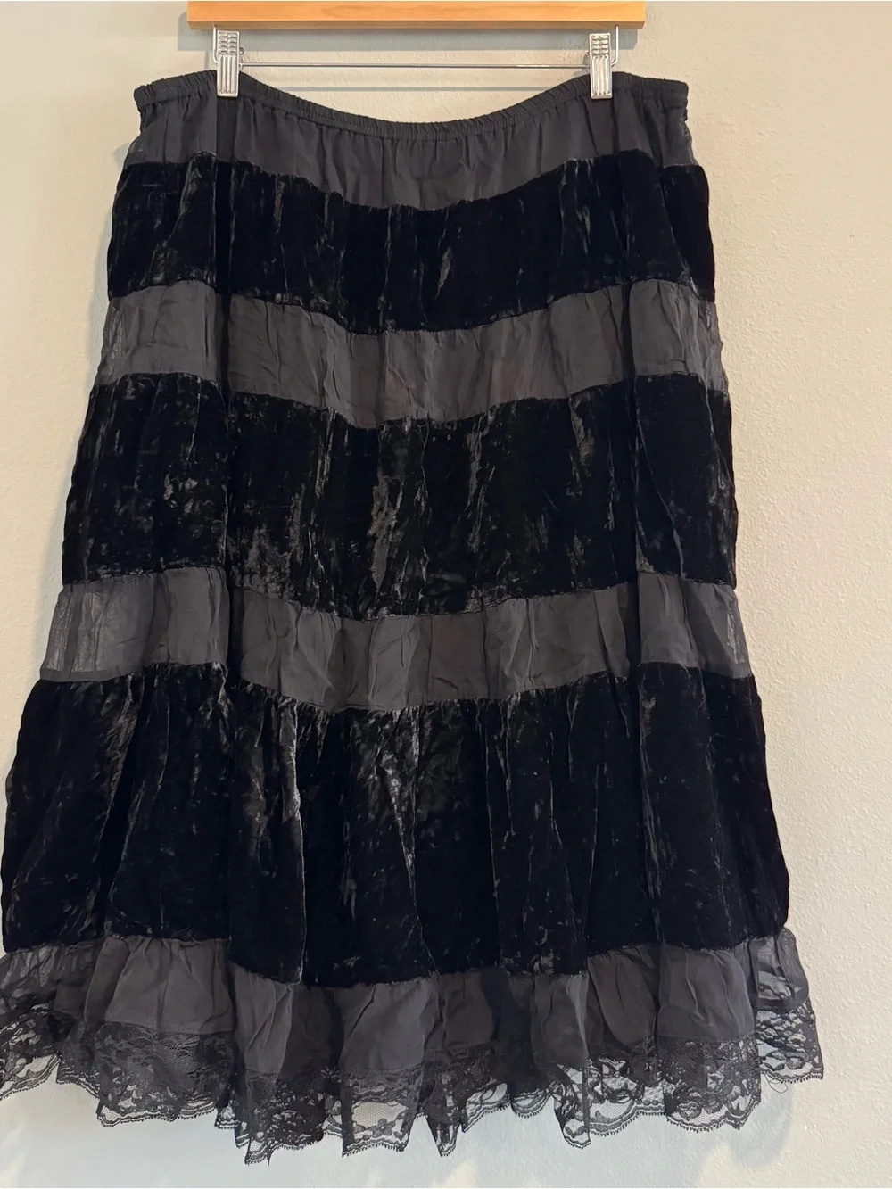Vintage Apostrophe Tiered Velvet Lace Pull On Maxi Skirt Whimsigoth Fairy 1X